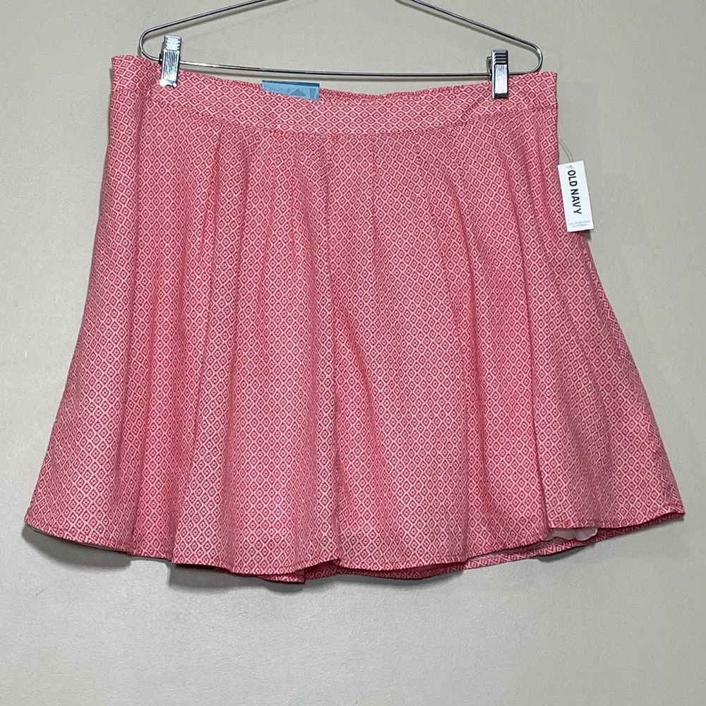 Old Navy || Womans mini skirt red and pink size large